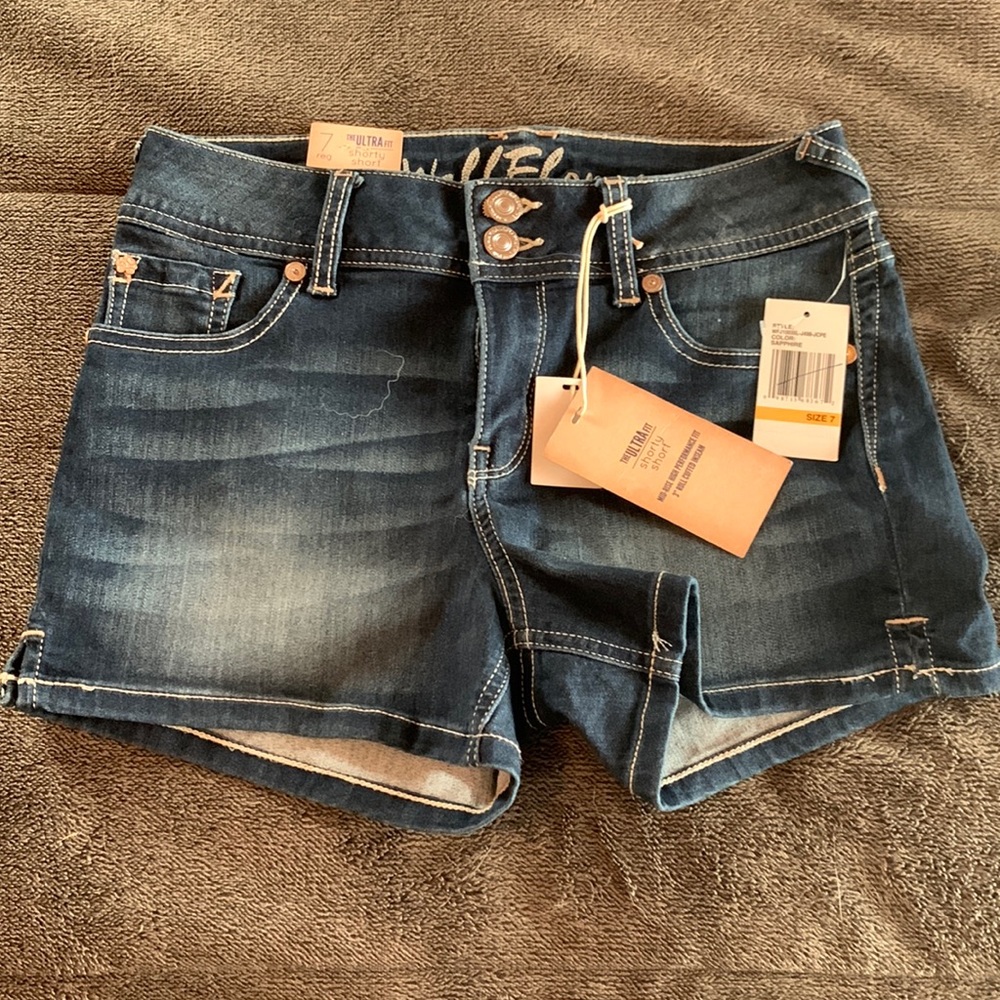 NEVER WORN! Wallflower Jean Shorts